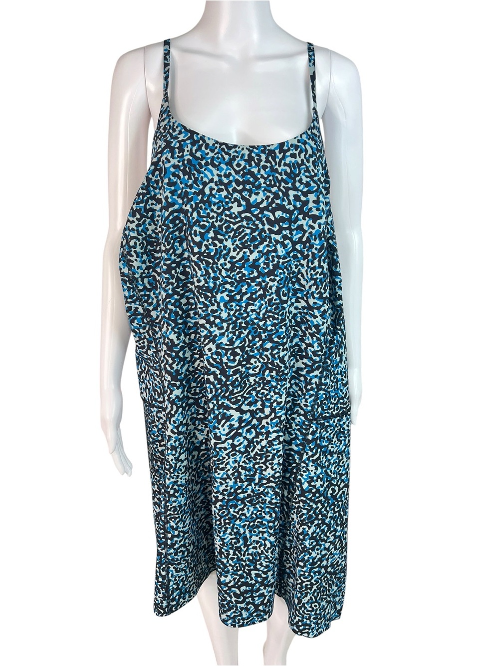 Athleta Infinity Dress with Attached Shorts With Pockets Black & Blue